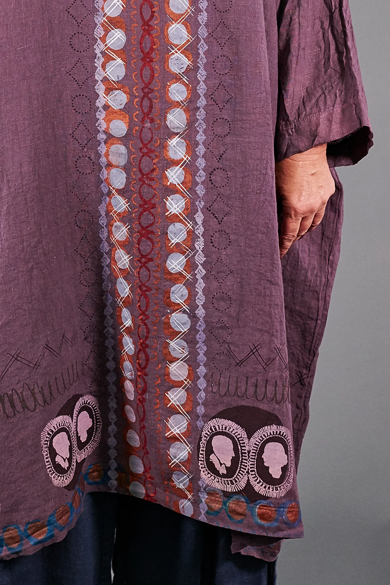2210 Linen Mariposa-Clove-Bloomsbury