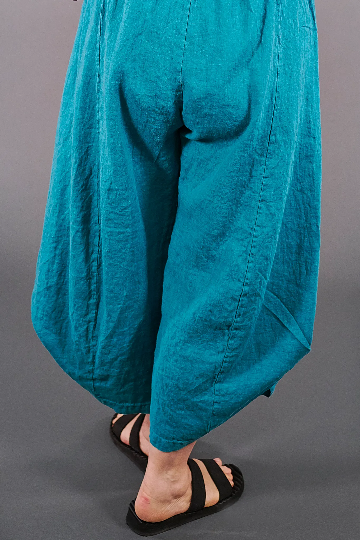 3296 Crop Linen Billow-Harper-U
