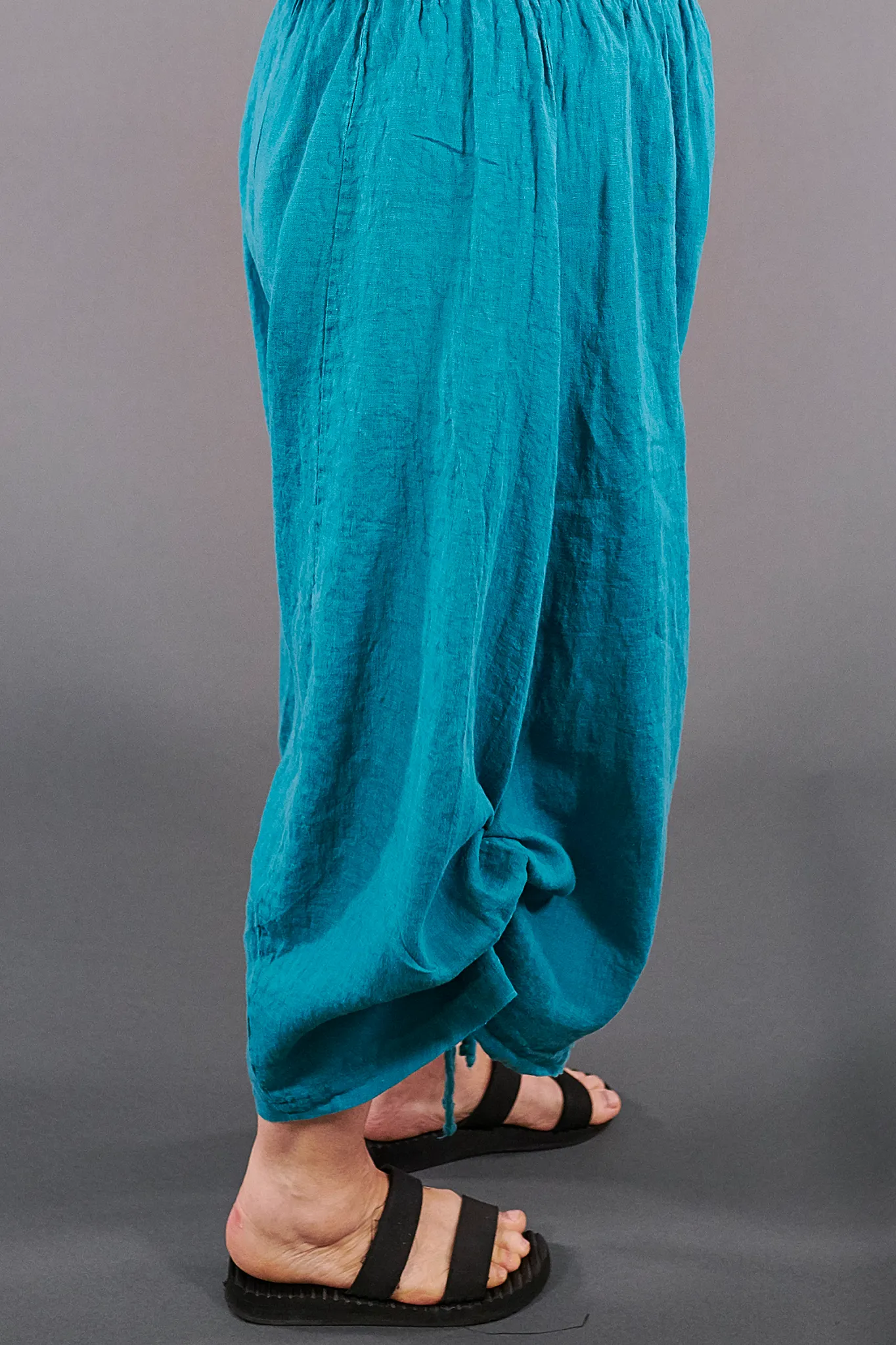 3296 Crop Linen Billow-Harper-U