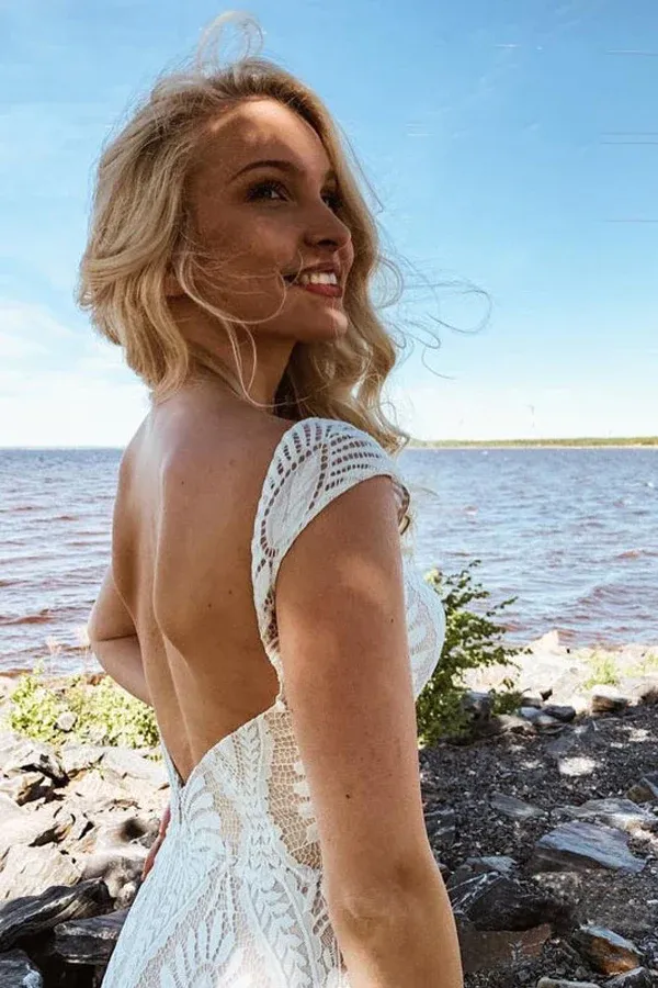 Anneprom Boho Lace Sheath Sweep Train Sheath Beach Wedding Dresses APW0403