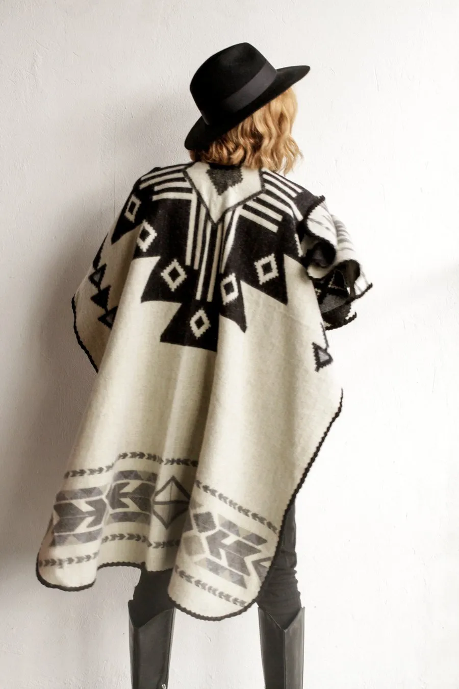 Aras Poncho in Black and White