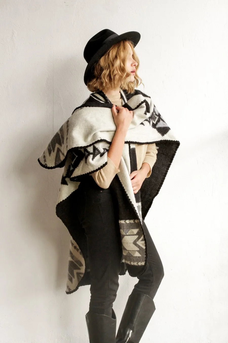 Aras Poncho in Black and White