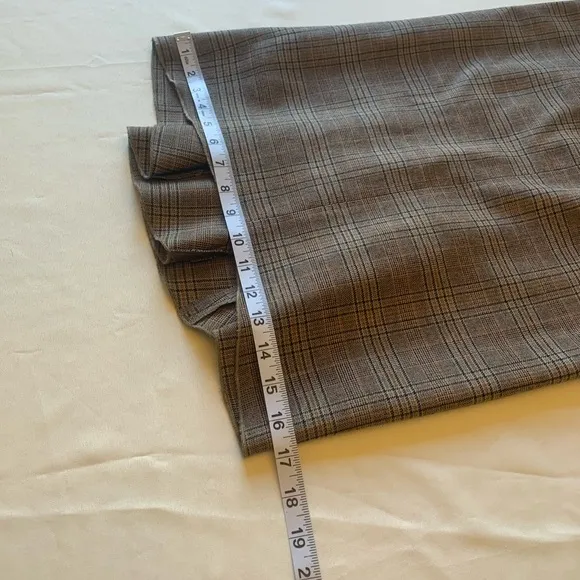 BCBG 100% wool plaid skirt size 2