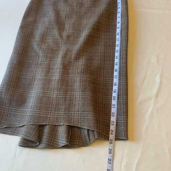 BCBG 100% wool plaid skirt size 2