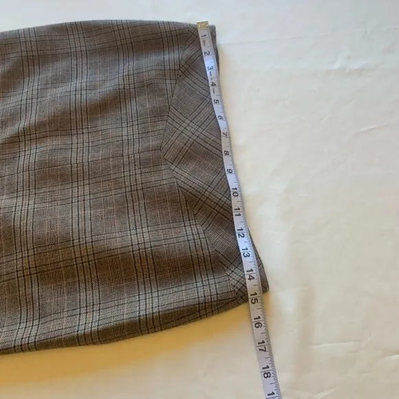 BCBG 100% wool plaid skirt size 2