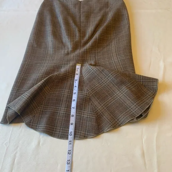 BCBG 100% wool plaid skirt size 2