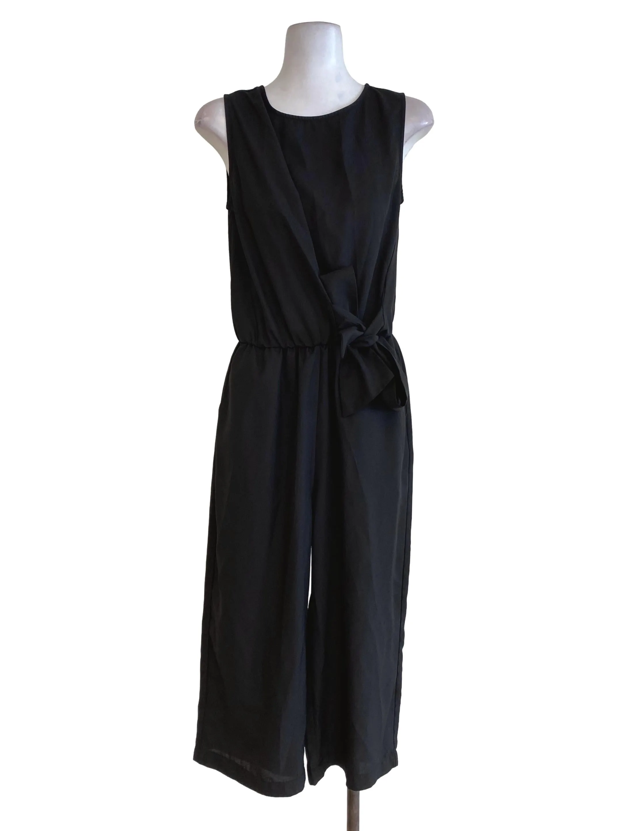 Black Round Neck Jumpsuits