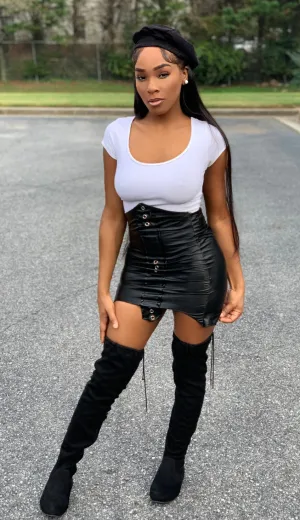 Bottoms Up Mini Skirt (black)