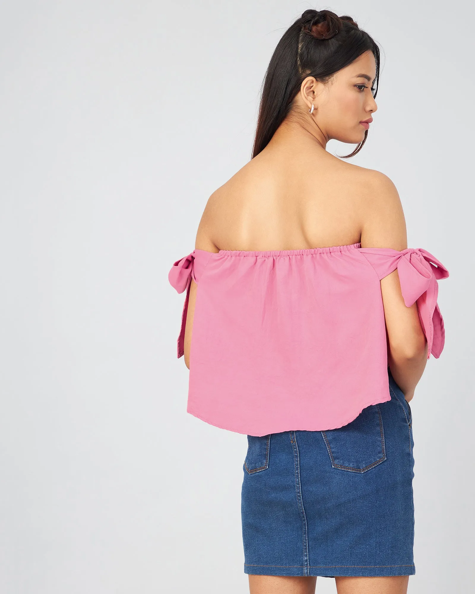 Chimpaaanzee Women  Pink Solid Off Shoulder Crop Top