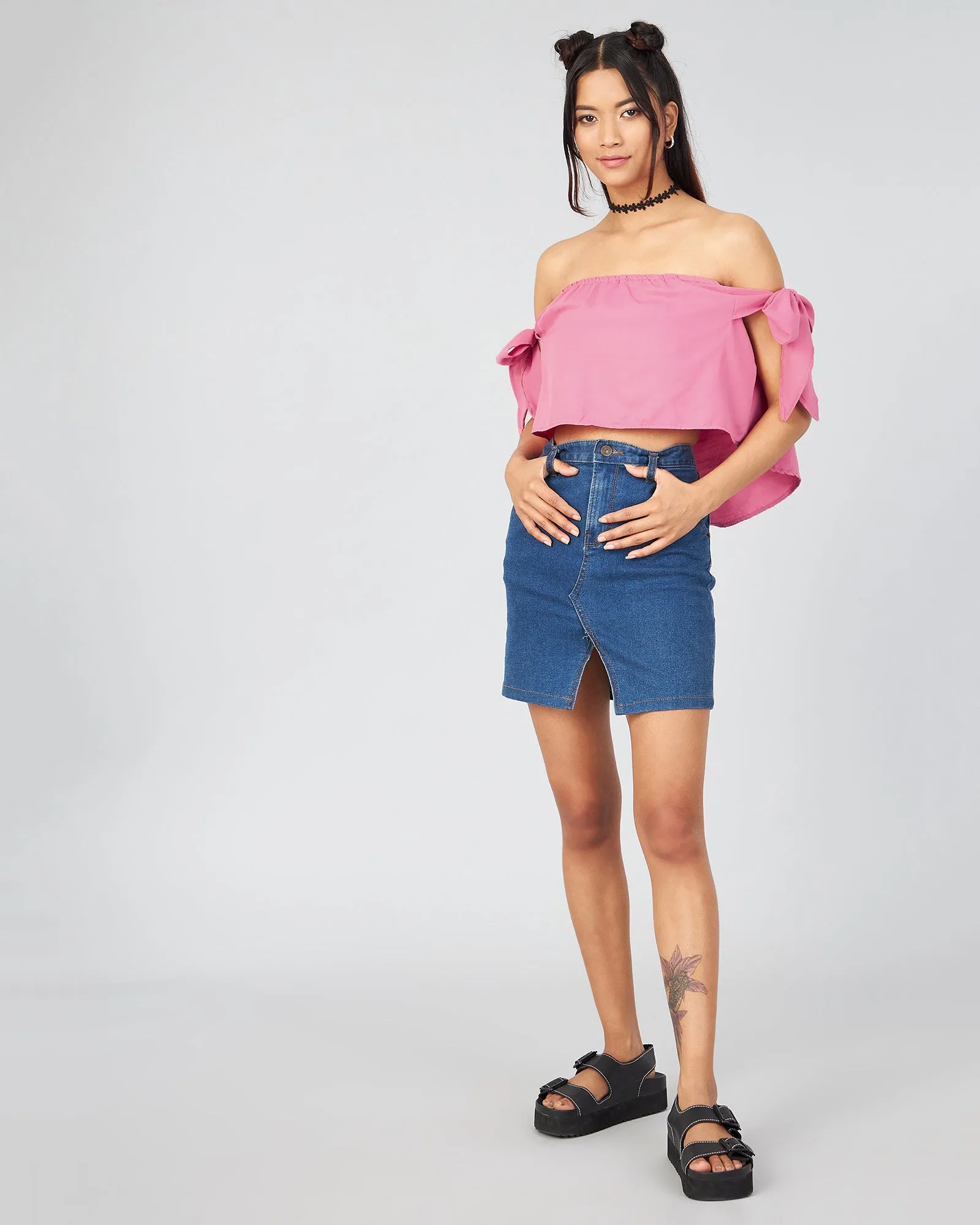 Chimpaaanzee Women  Pink Solid Off Shoulder Crop Top