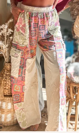 Croche printed floral pants