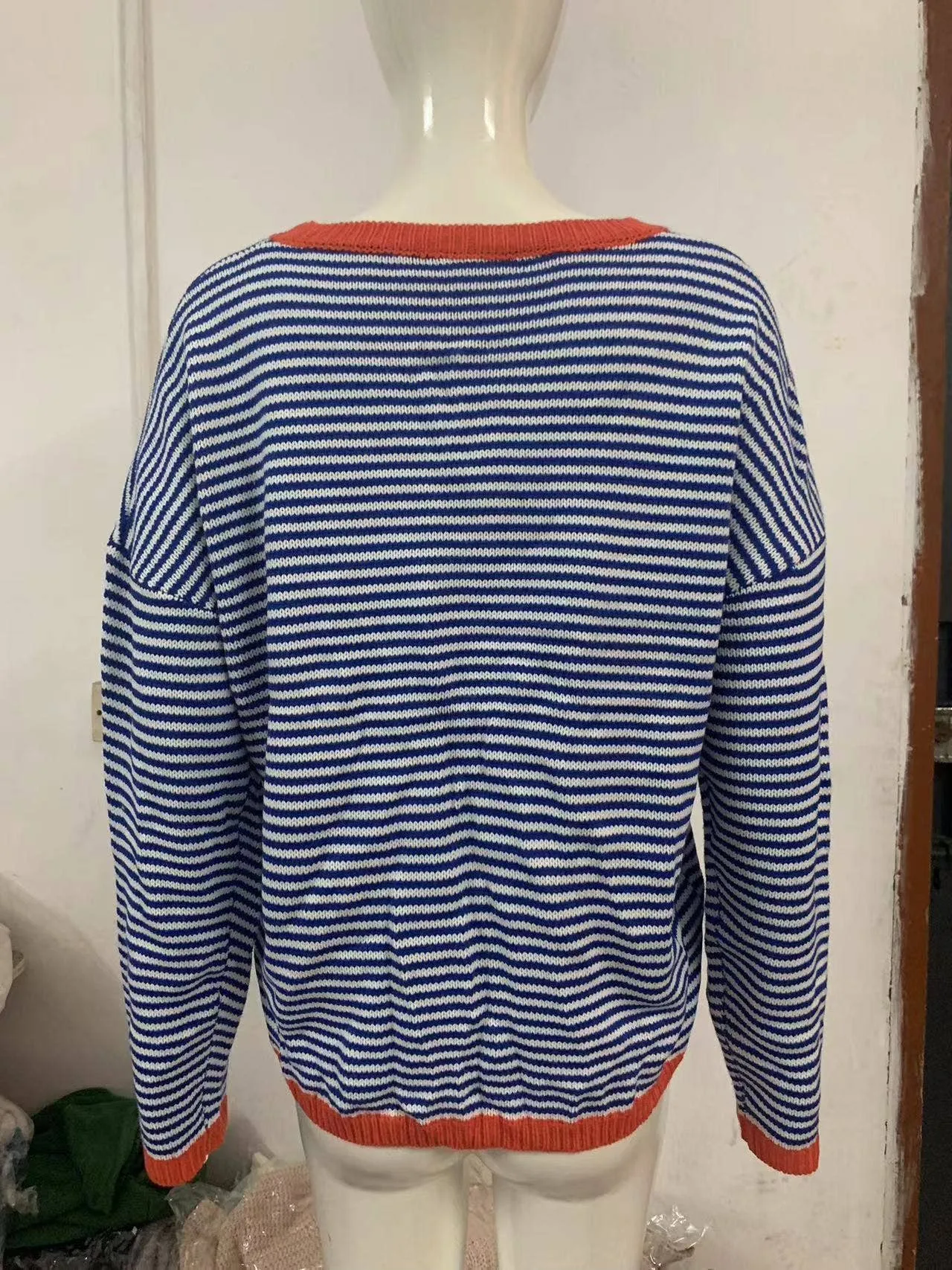 CWOSWL0811_ Long Sleeve Loose Neck Pullover Sweater: White / (M) 1
