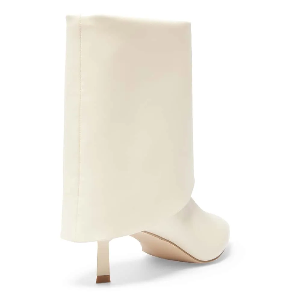 Julian Boot in Bone Smooth