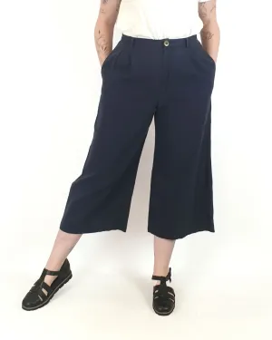 Kindling navy linen pants size 12