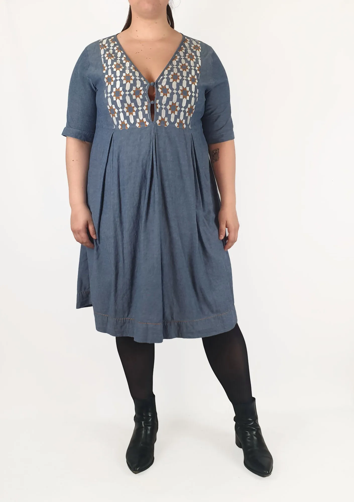 Lazybones denim look dress with embroidery detail size XL