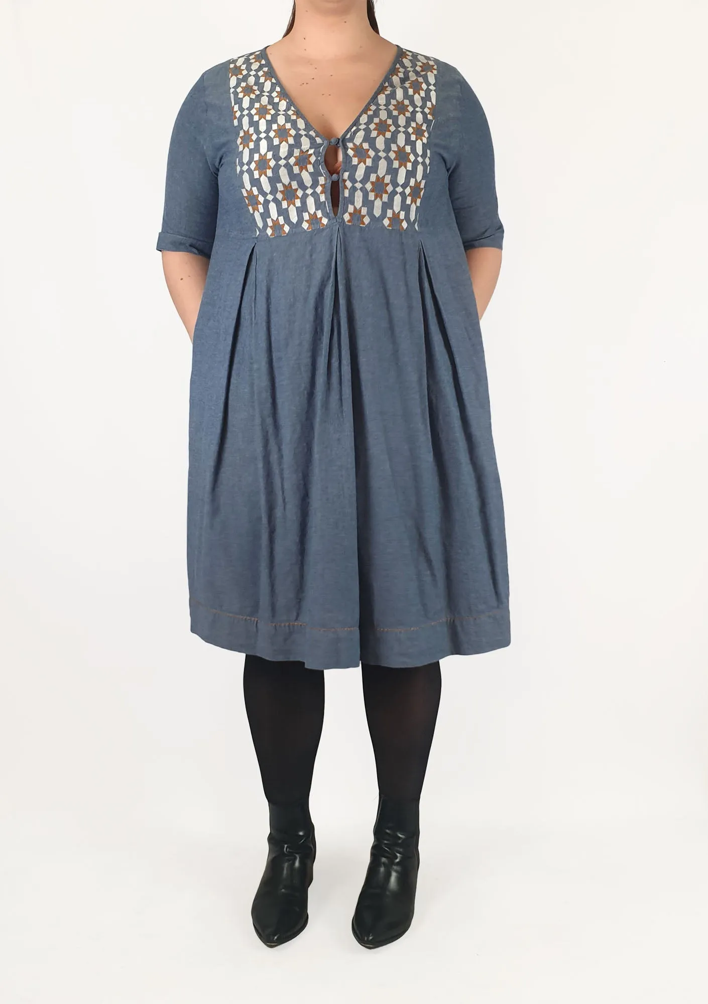 Lazybones denim look dress with embroidery detail size XL