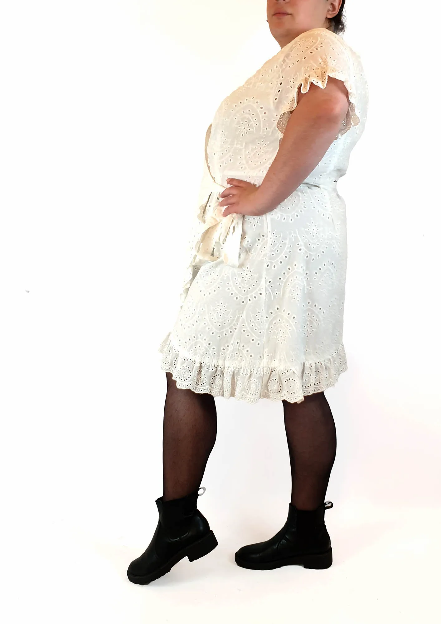 Lorraine white cotton lacey wrap dress size 22
