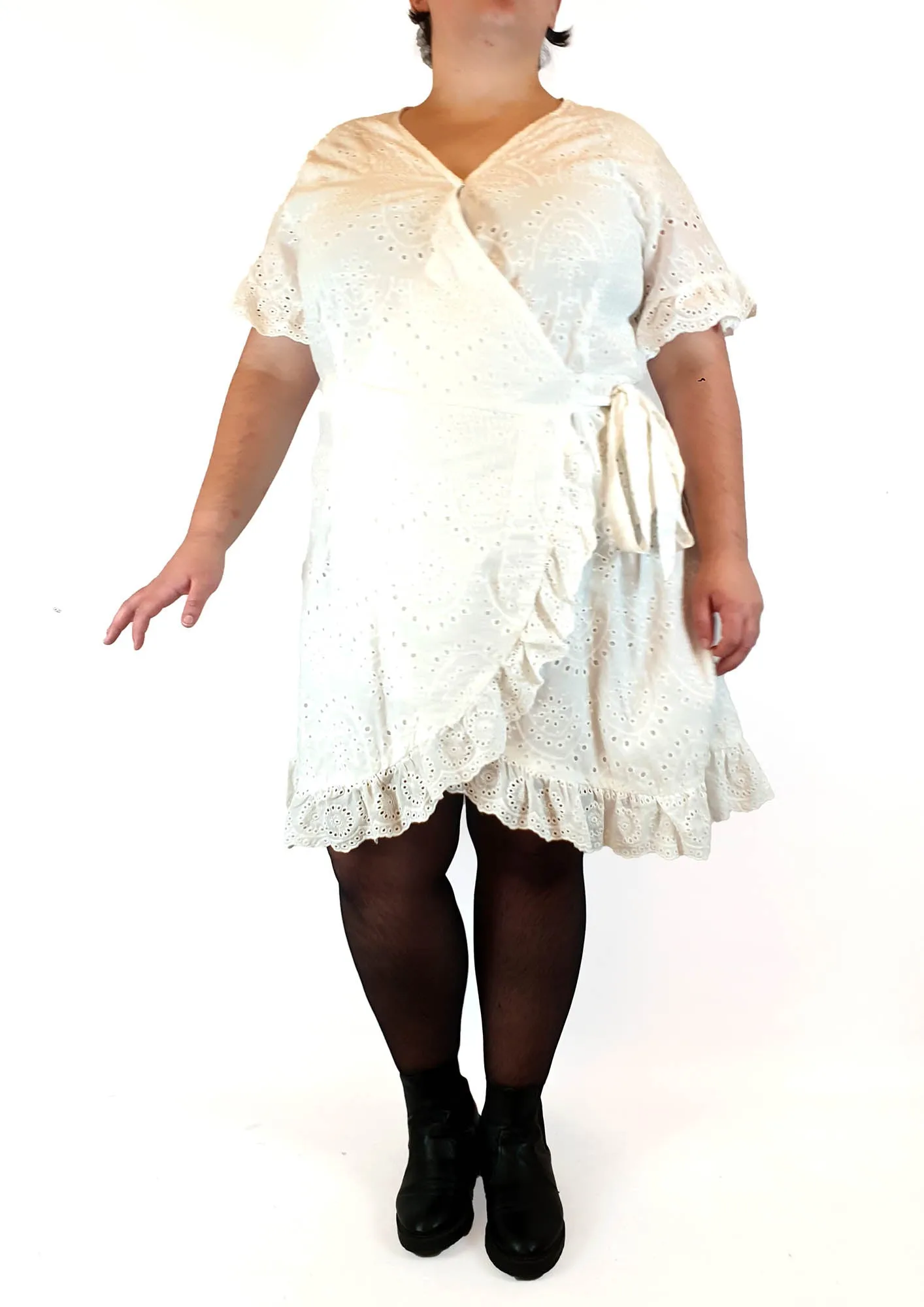 Lorraine white cotton lacey wrap dress size 22