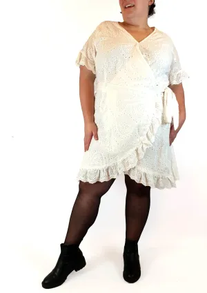 Lorraine white cotton lacey wrap dress size 22