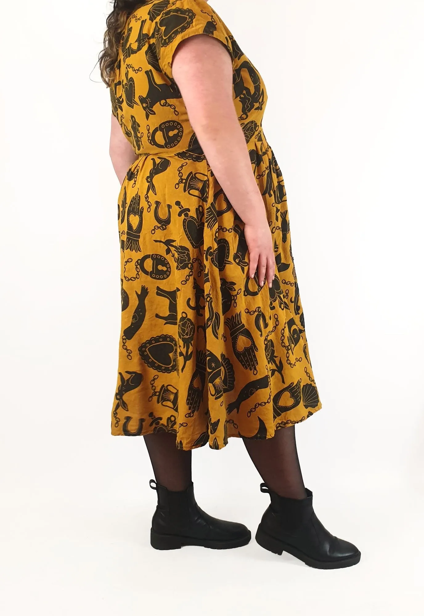 Made590 saski mustard symbol print dress size 3X
