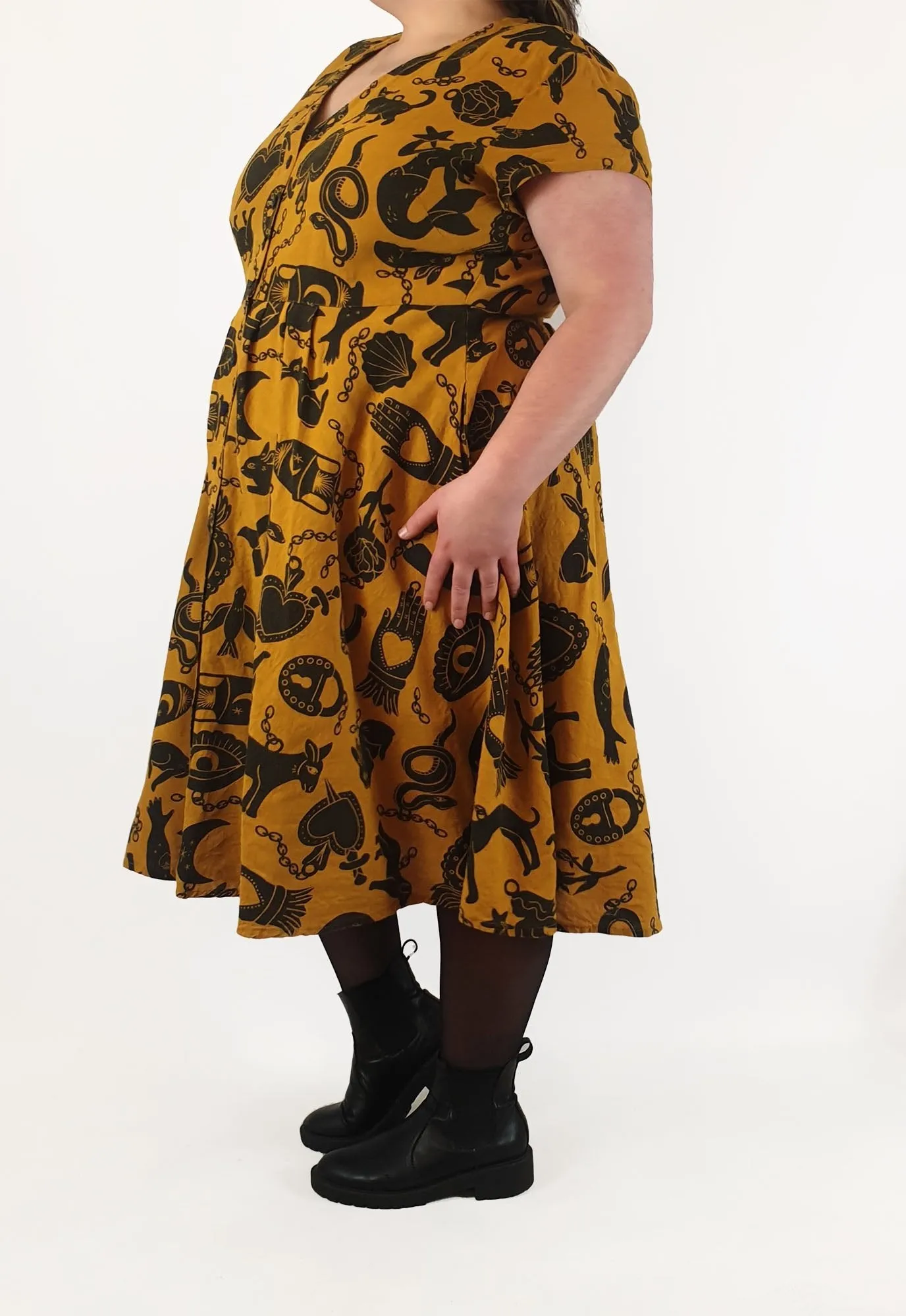 Made590 saski mustard symbol print dress size 3X