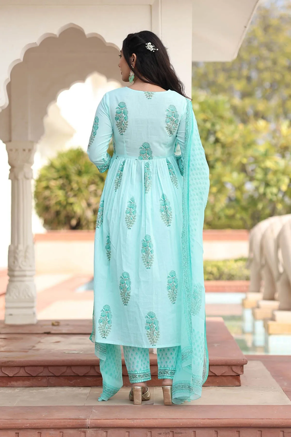 MULMUL VRITTI FLORAL MOTIFS BLOCK PRINTED KURTA-PANTS & DUPATTA SET