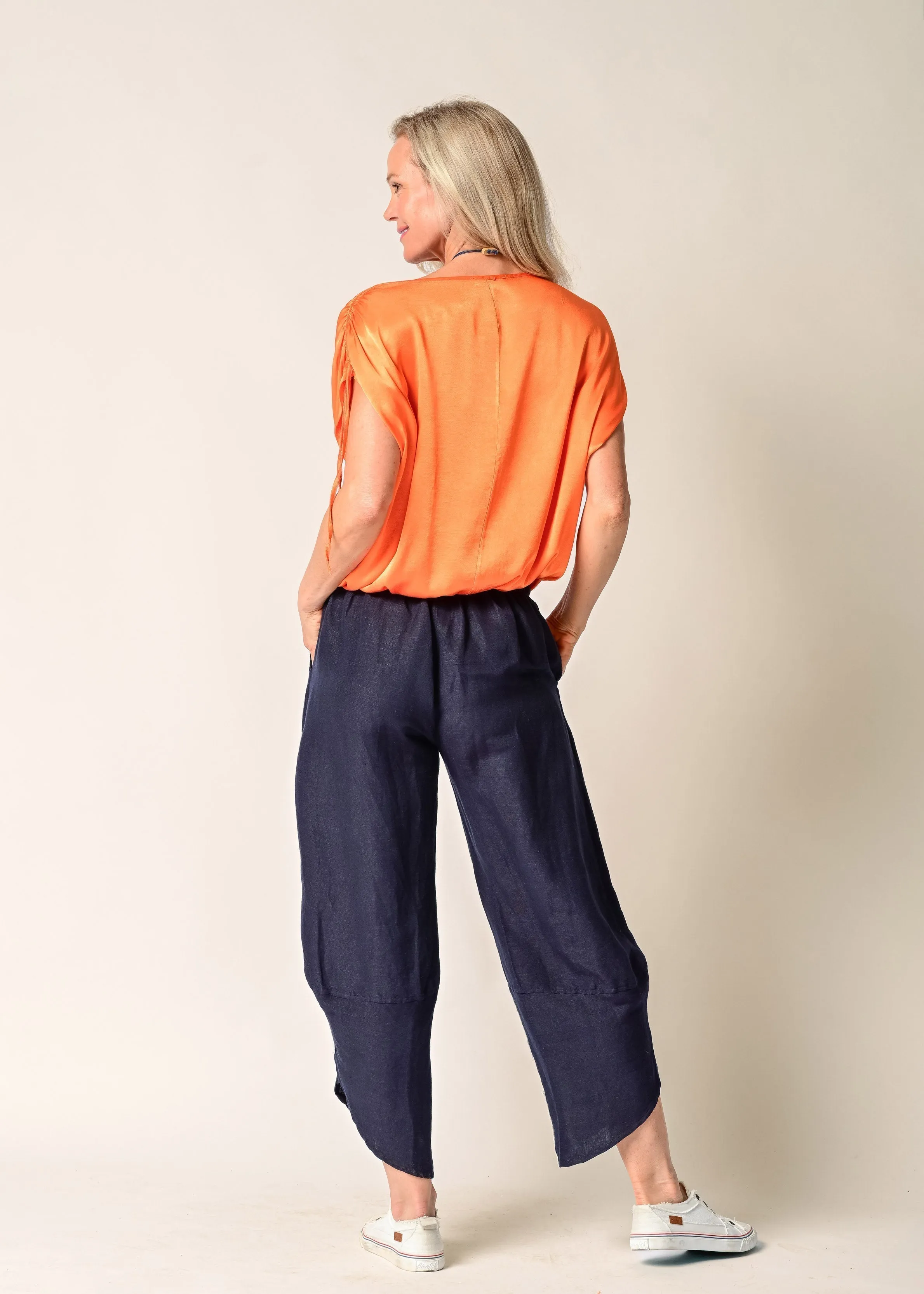 Nerida Pant in Navy