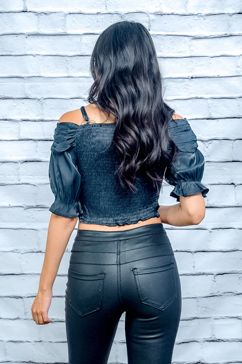 Off Shoulder Spaghetti Strap Crop Top with Ruffled Balloon 1/2 Sleeves (Y21059)
