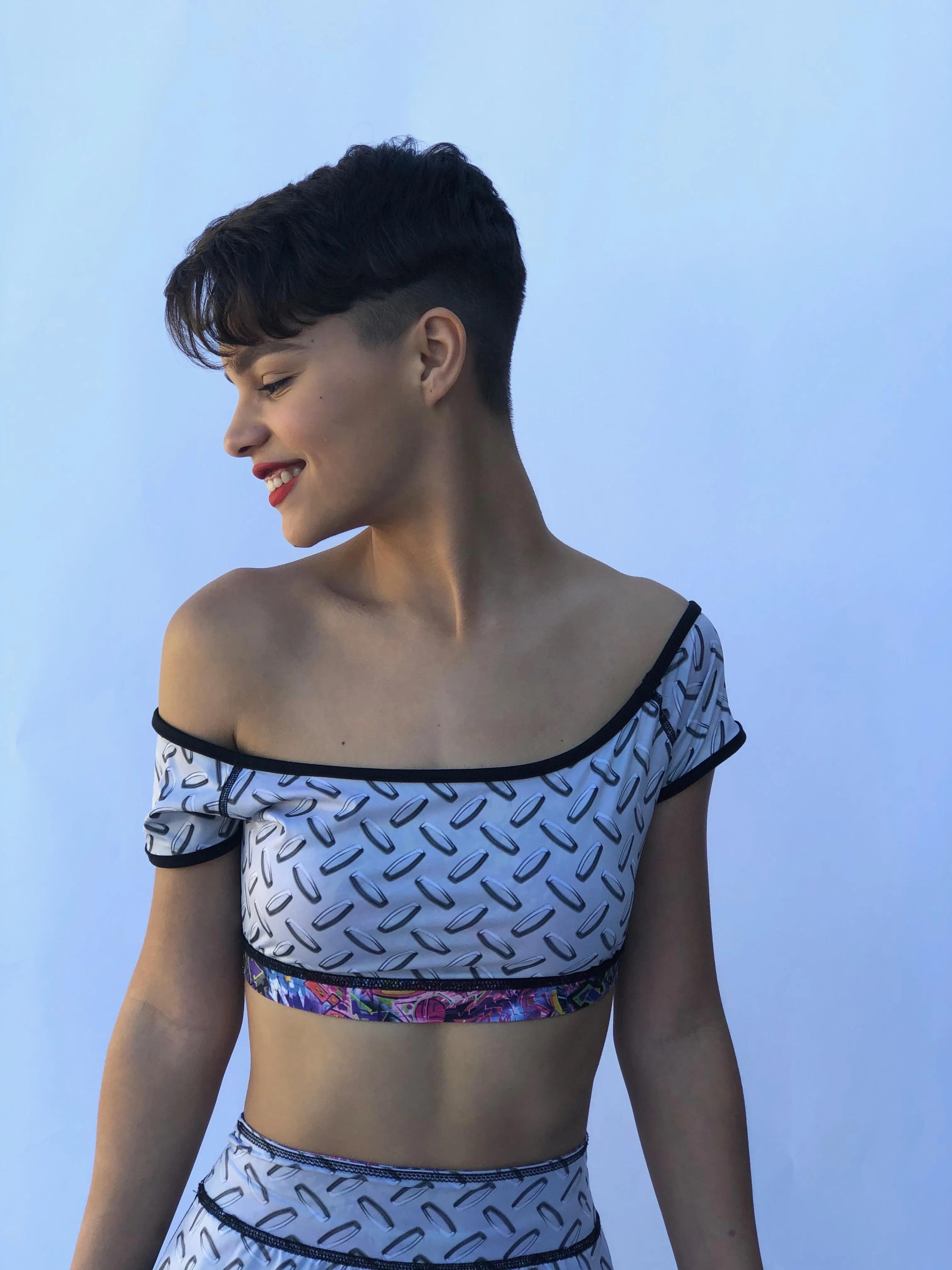 OFF THE SHOULDER CROP TOP GRAFFITI/BUNS OF STEEL