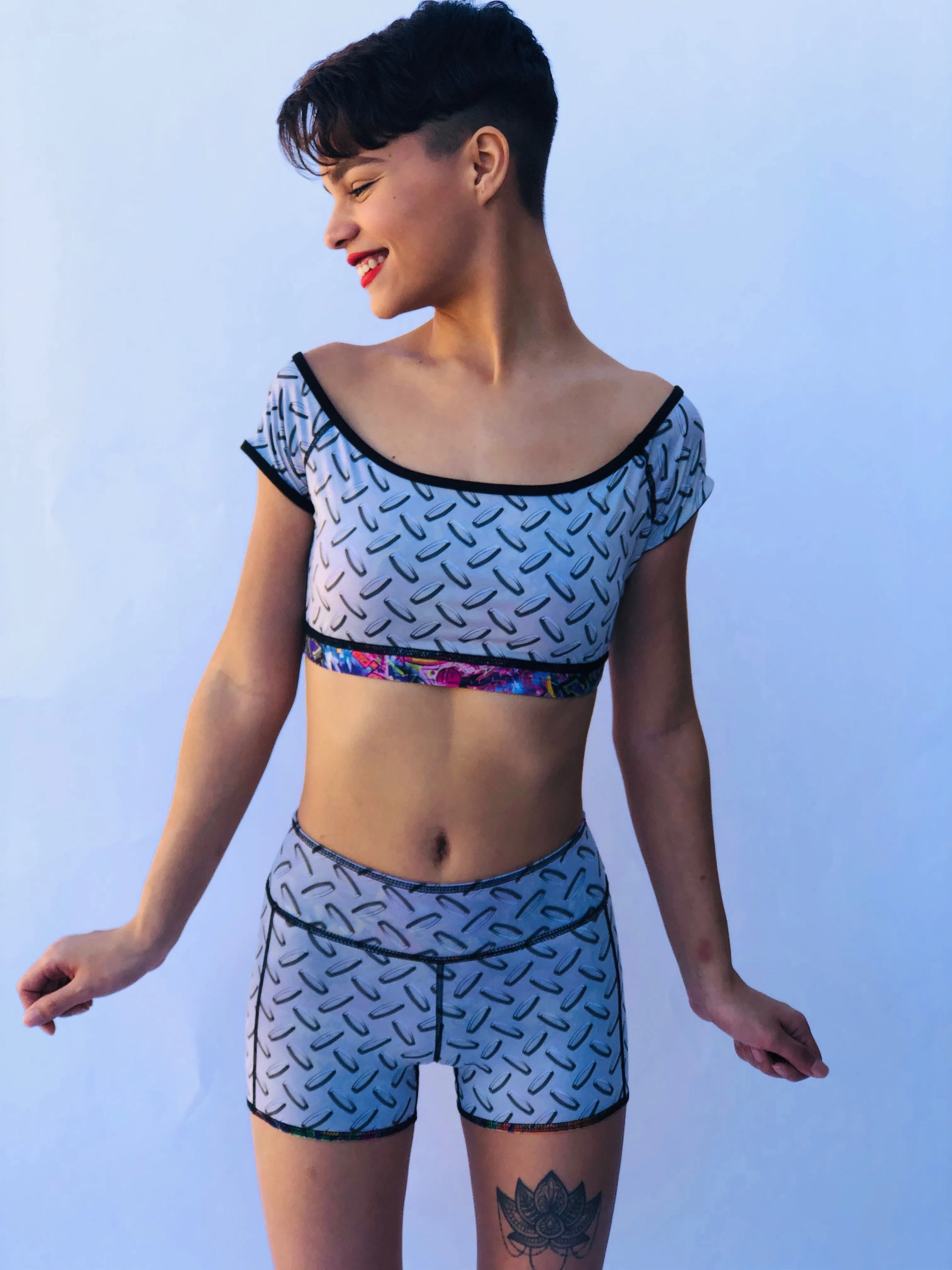 OFF THE SHOULDER CROP TOP GRAFFITI/BUNS OF STEEL