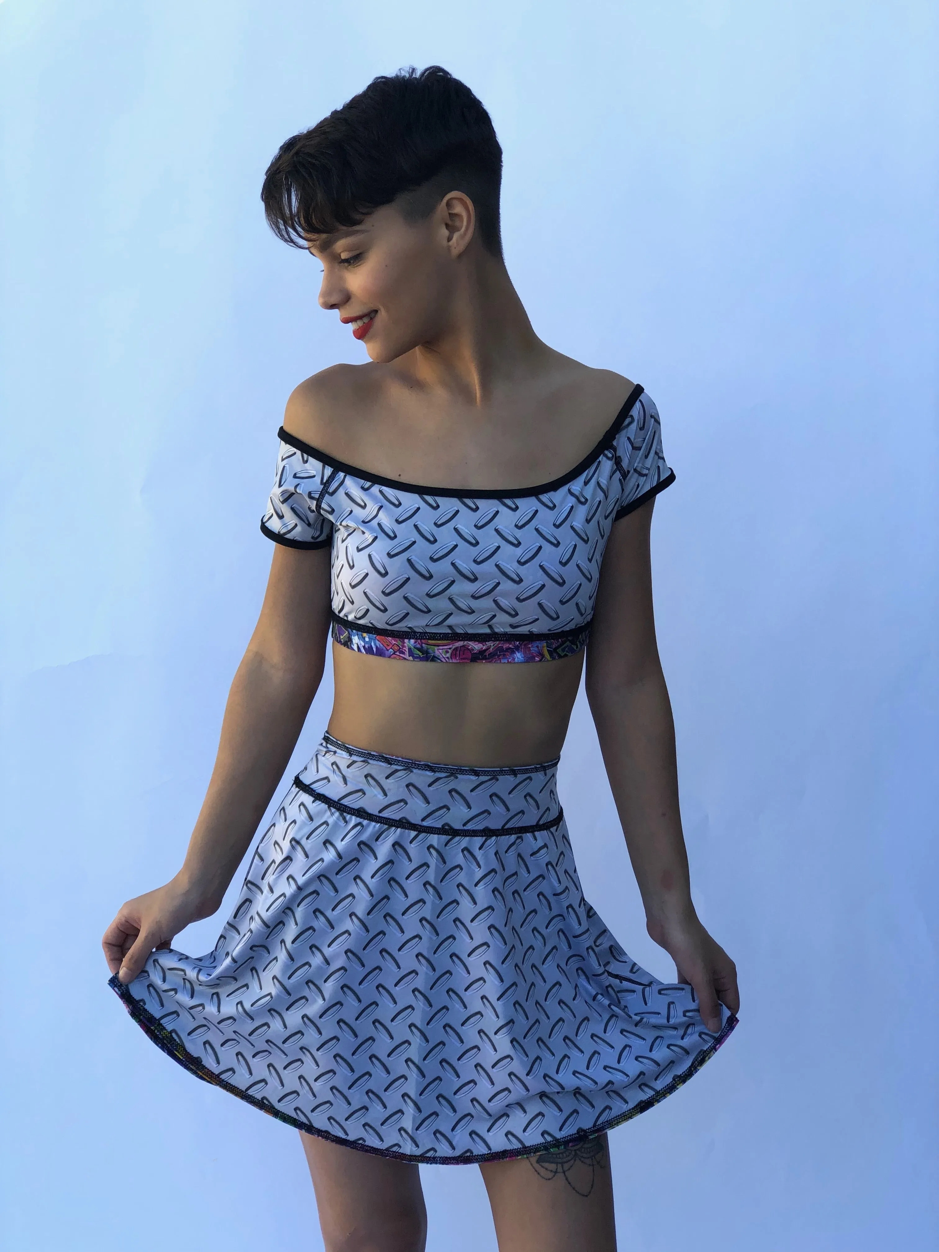 OFF THE SHOULDER CROP TOP GRAFFITI/BUNS OF STEEL