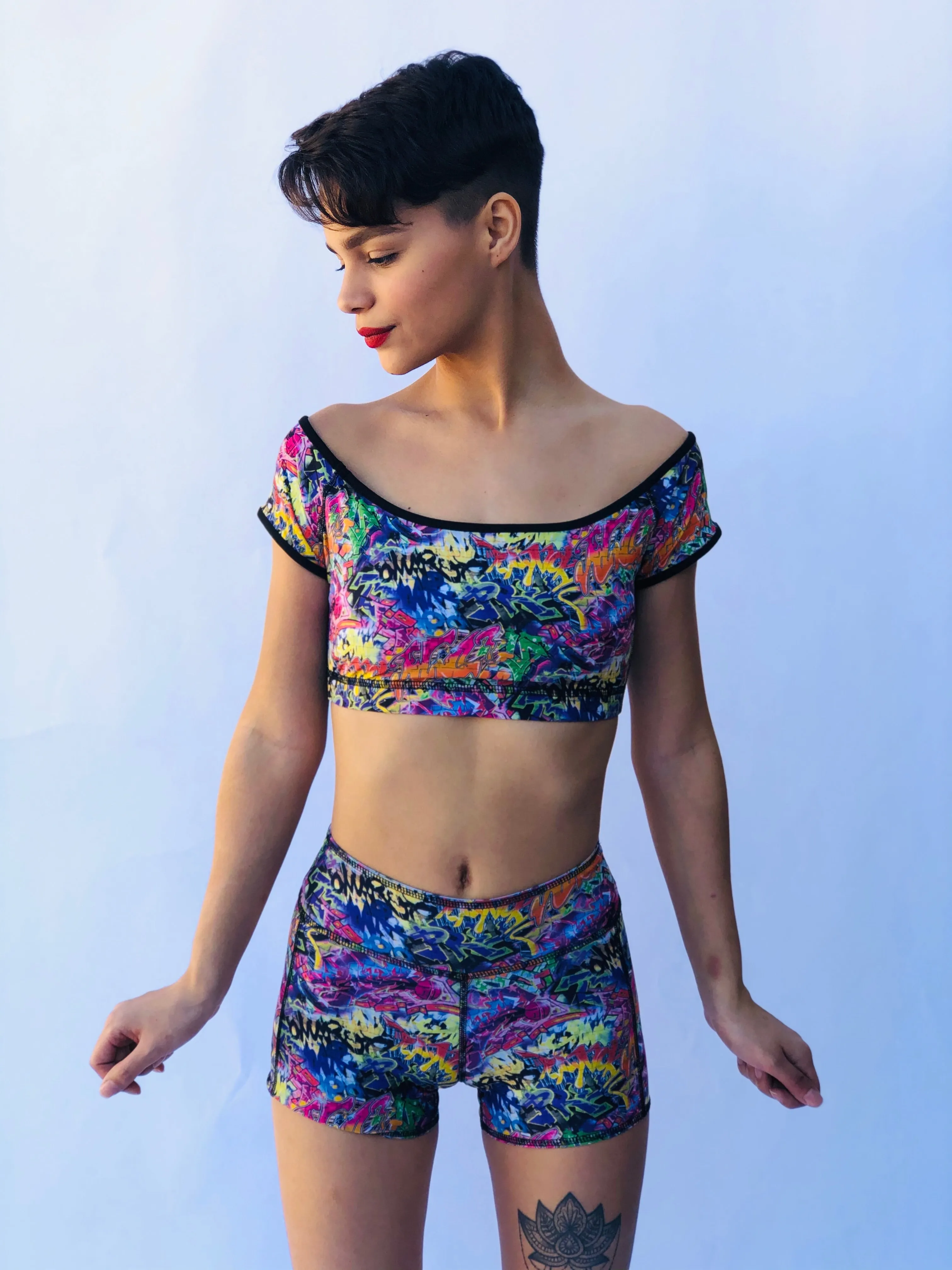 OFF THE SHOULDER CROP TOP GRAFFITI/BUNS OF STEEL