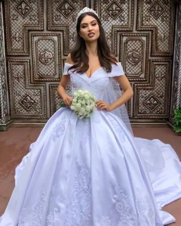 Off The Shoulder White Satin Ball Gown Wedding Dresses Lace Appliques 2019 Bridal Gowns