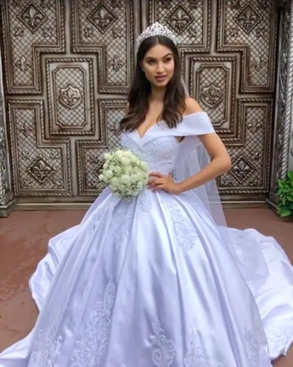 Off The Shoulder White Satin Ball Gown Wedding Dresses Lace Appliques 2019 Bridal Gowns
