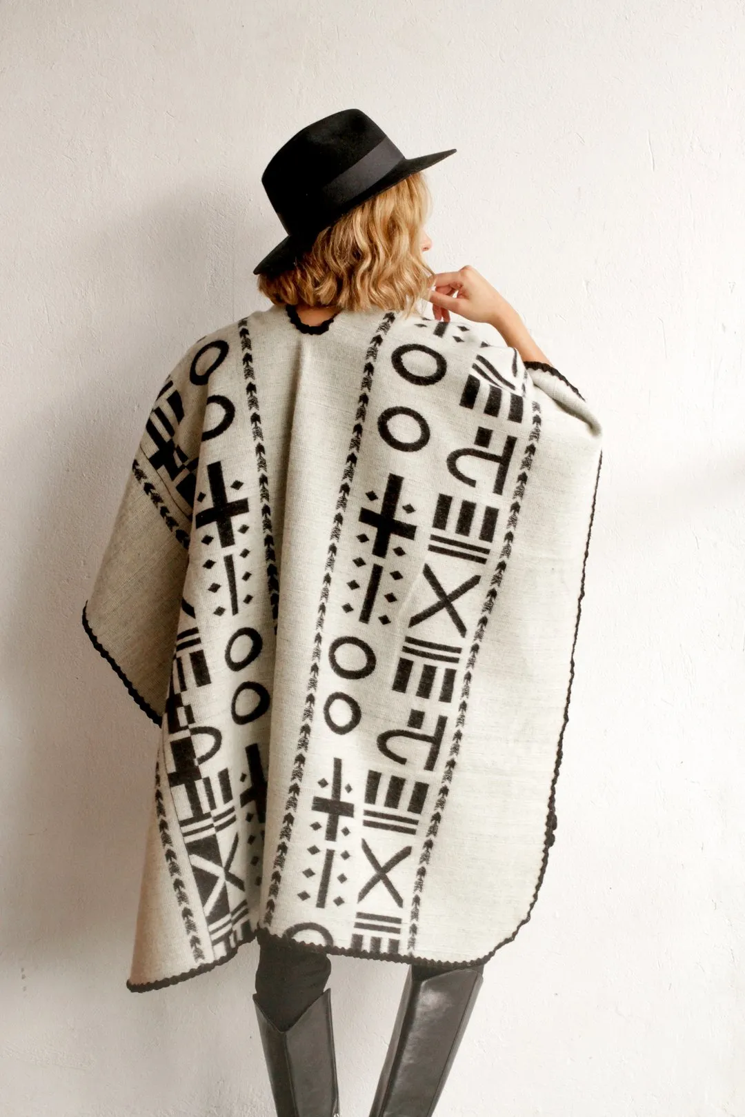OX Black and White Poncho
