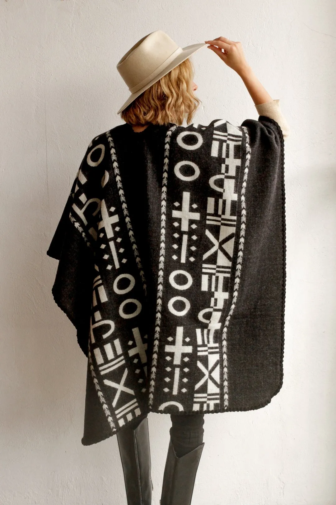 OX Black and White Poncho