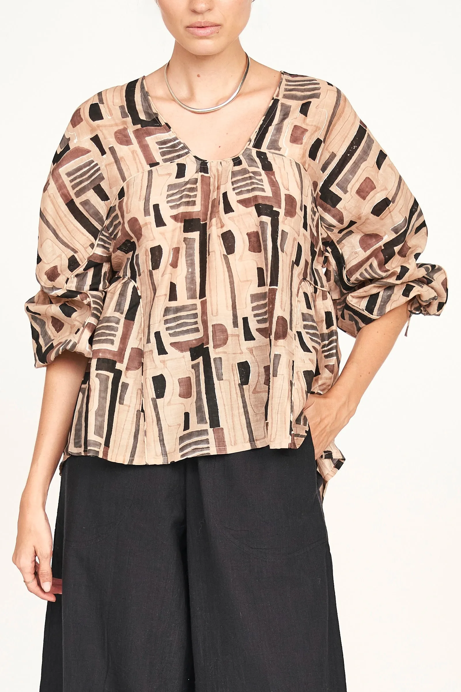 Petaluma Blouse in Sand Labyrinth
