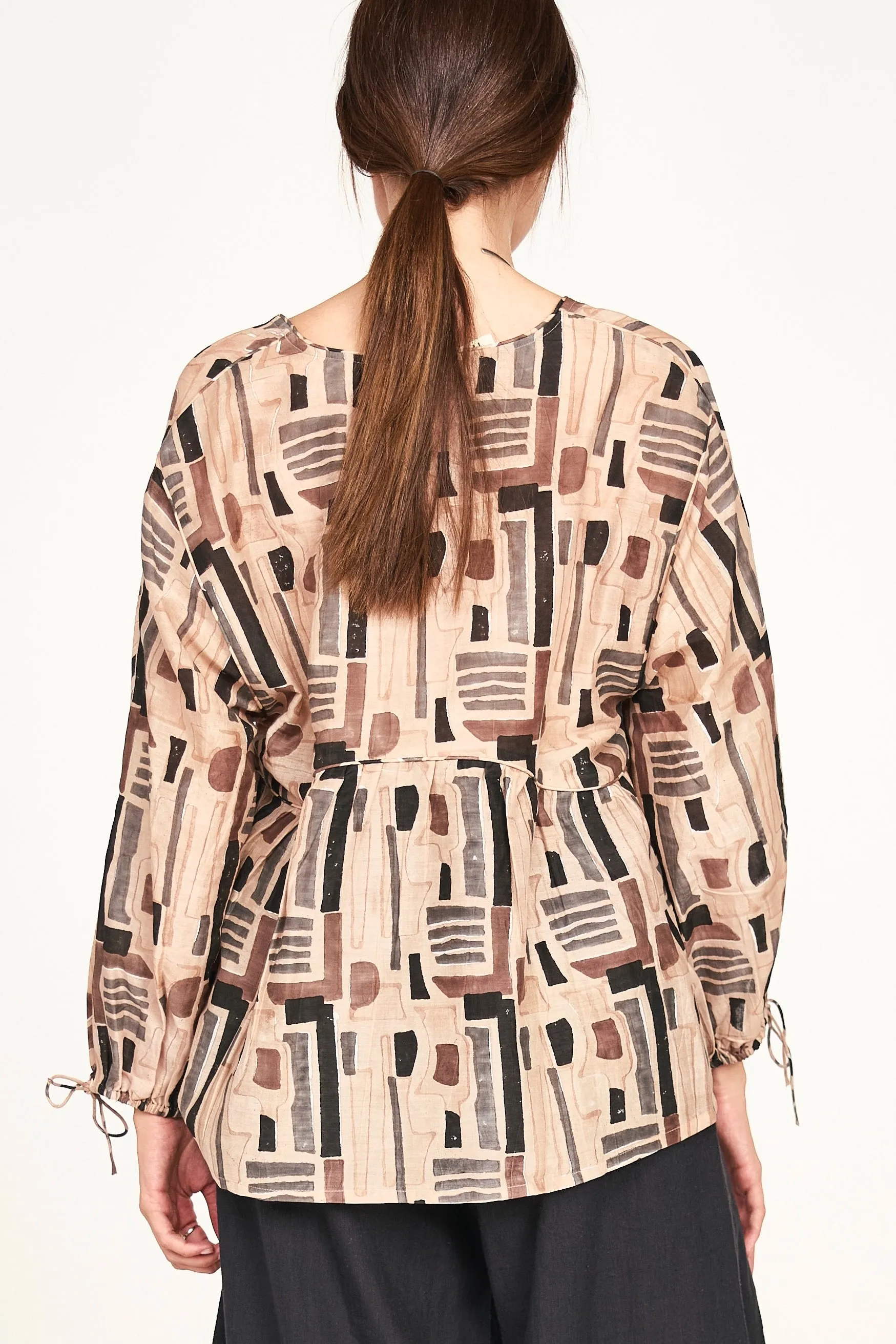 Petaluma Blouse in Sand Labyrinth