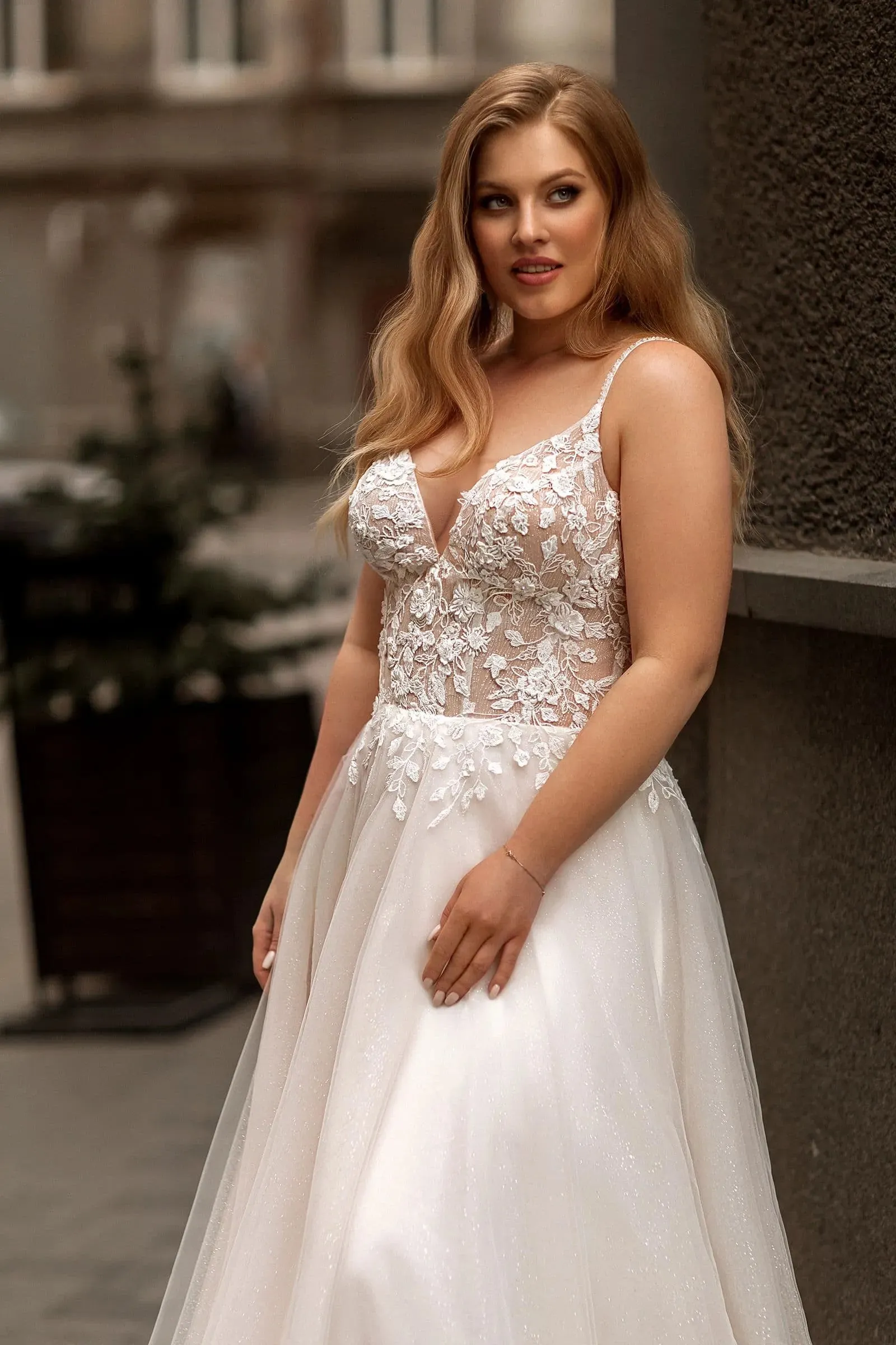 Plus Size Wedding Dresses for Women New Summer Spaghetti Straps Bridal Gowns with Lace