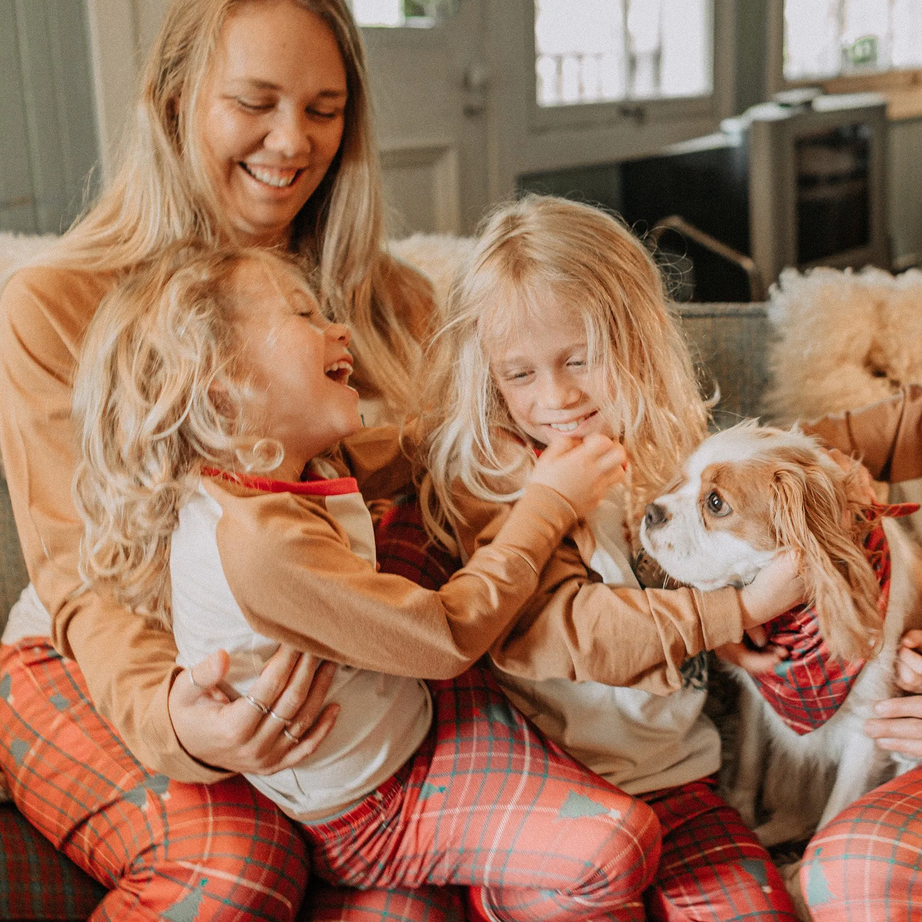 Pyjama des Fêtes évolutif rouge à motifs, bébé || Red patterned evolutive holiday pajamas, baby