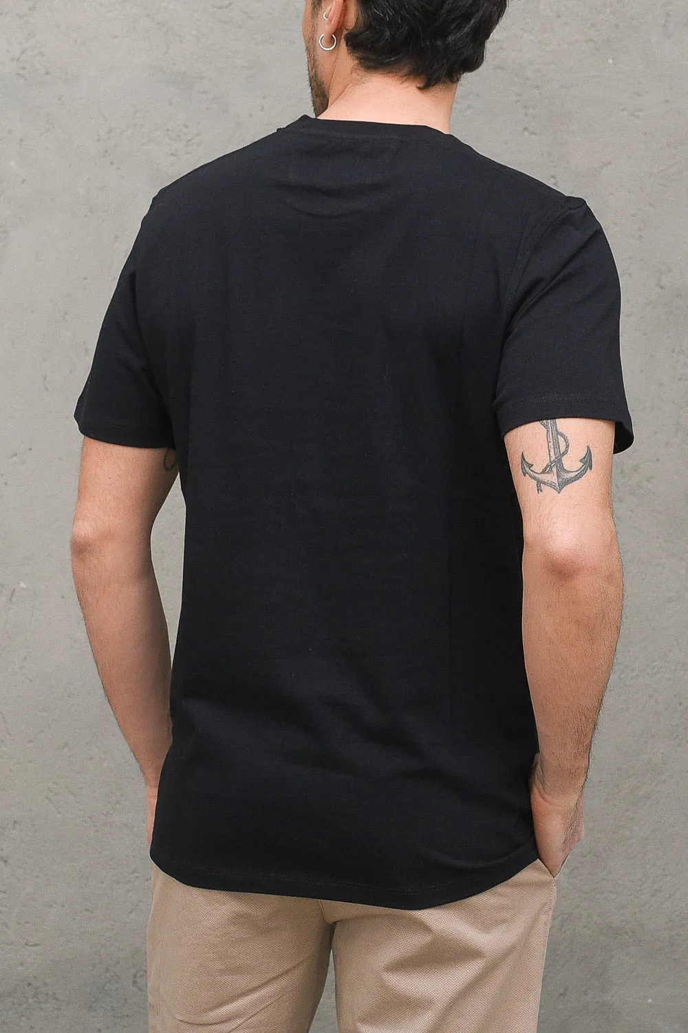 T-shirts Short Sleeve - Black