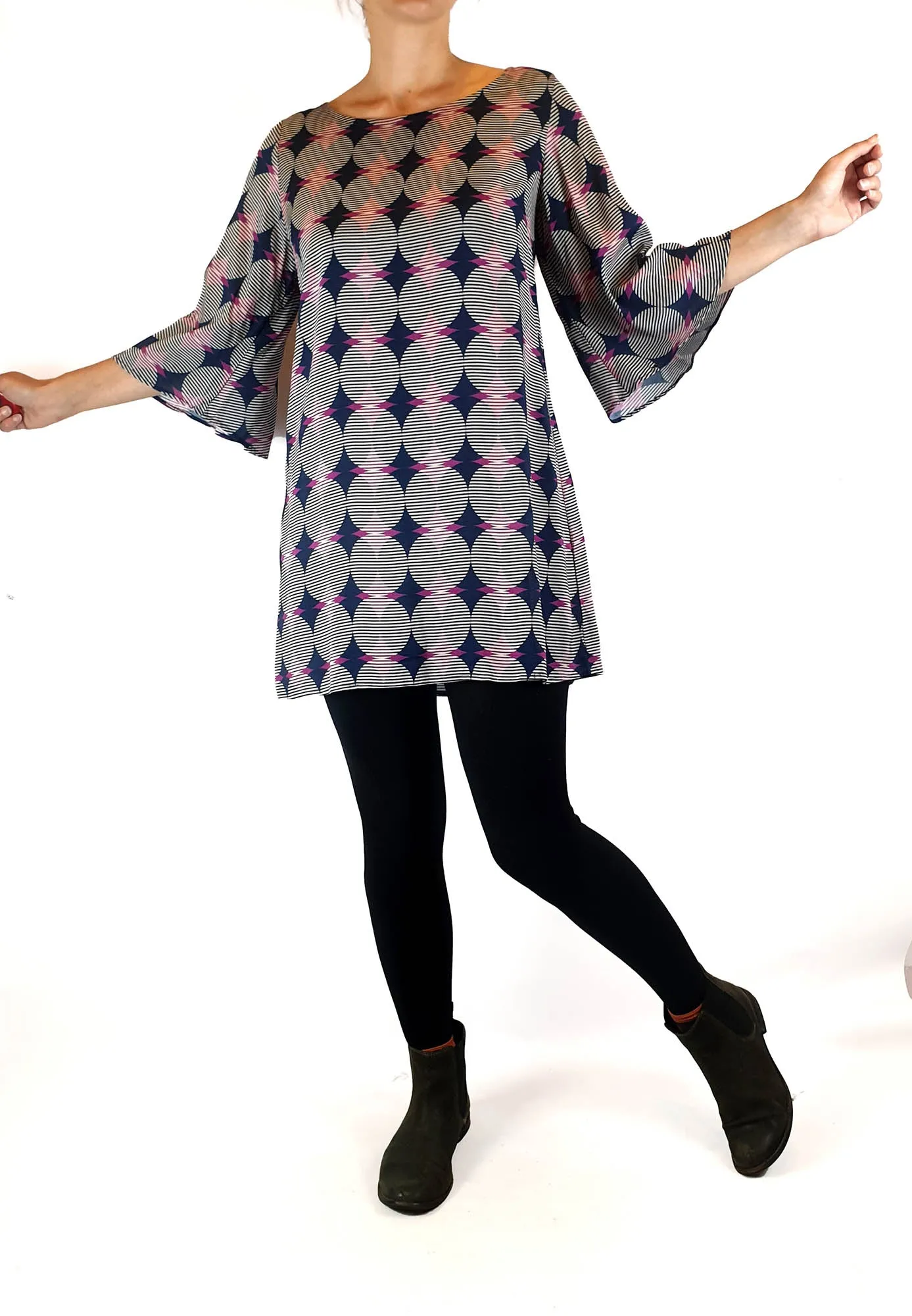 Totem unique print long sleeve dress size 0 (best fits 6-8)