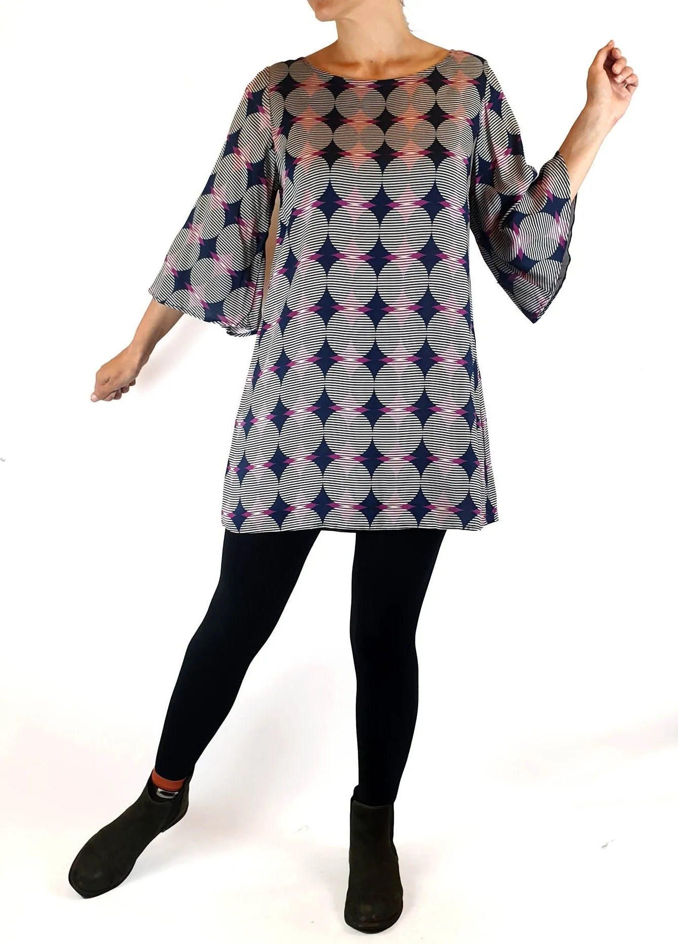 Totem unique print long sleeve dress size 0 (best fits 6-8)