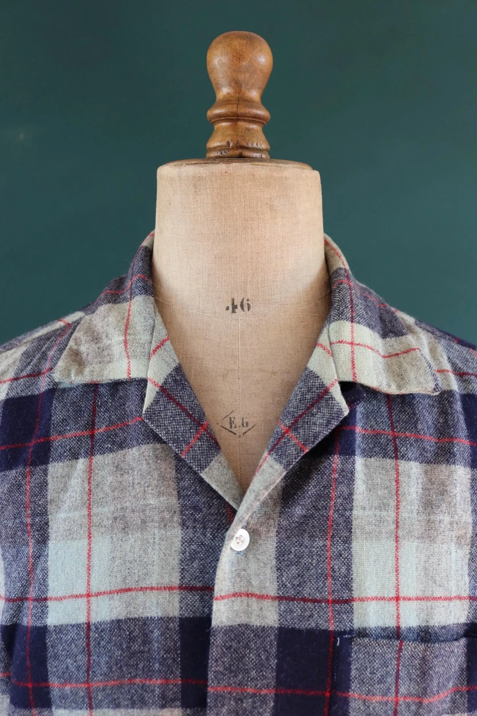 Vintage plaid wool shirt - 1960s loop collar - blue grey check - 48” chest