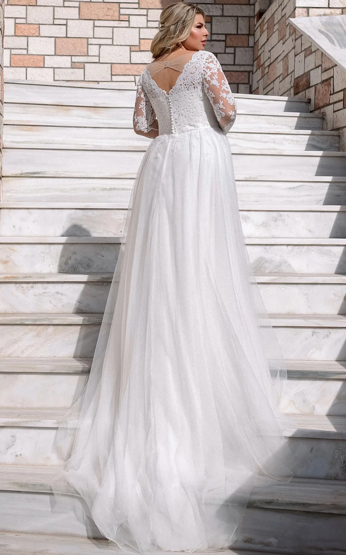Western Sexy Plus Size A-Line Boho Lace Wedding Dress with Sleeves Modern Gorgeous Floor Length Tulle Gown with Appliques and Sweep Train