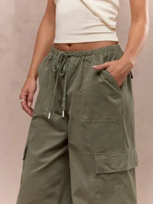 Wide-Leg Cargo Pants – Stylish & Comfortable Streetwear