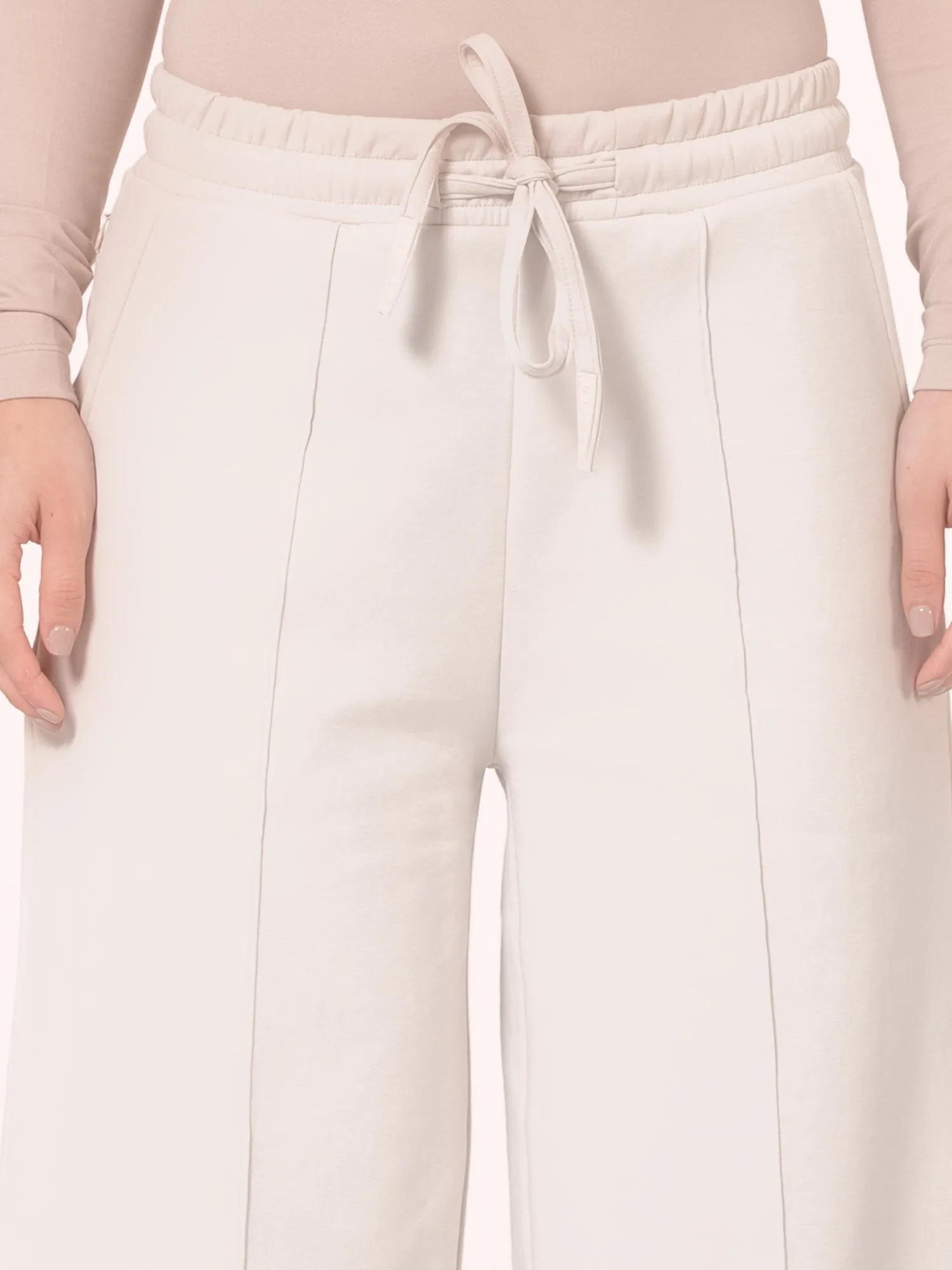 woo'ed wide-leg pants