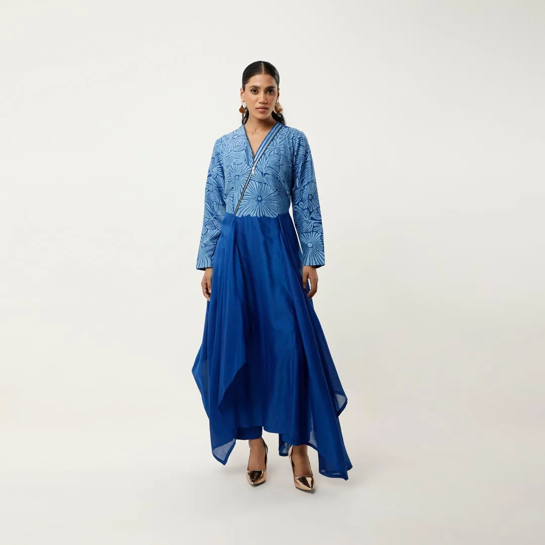 ZIPPERED V NECK CUTWORK ASSYMTRICAL KURTA WITH LINEN PANTS