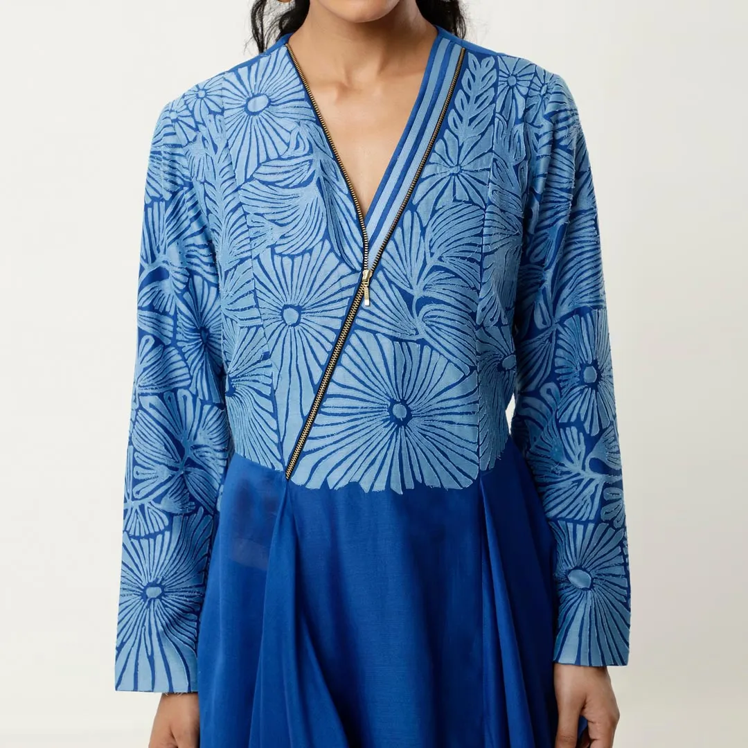 ZIPPERED V NECK CUTWORK ASSYMTRICAL KURTA WITH LINEN PANTS